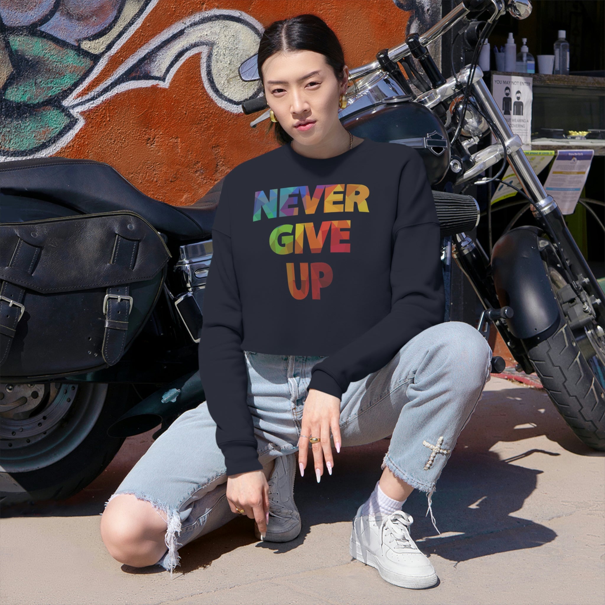 "Never Give Up" Women's Cropped Sweatshirt